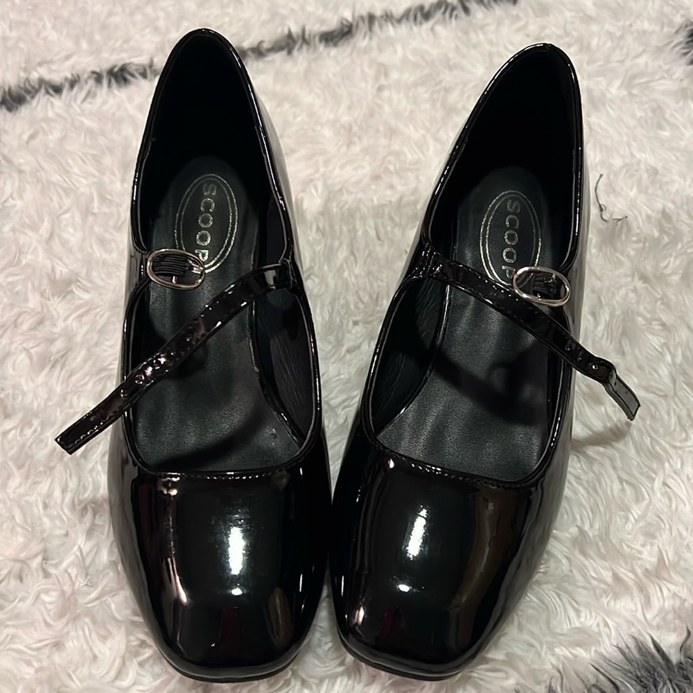 Black patent Mary Janes